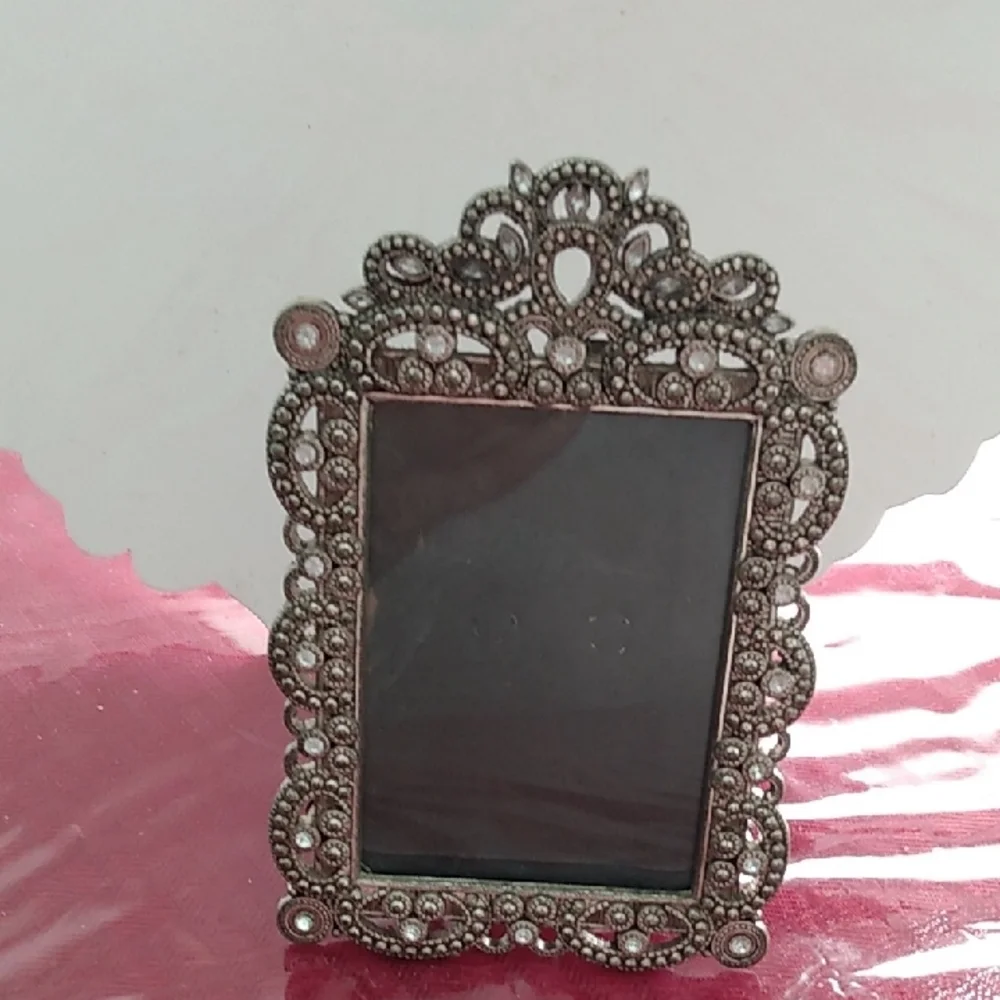Elegant Silver Ornate Photo Frame